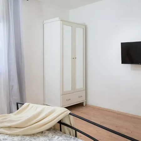 Nona Milka By Istrialux *