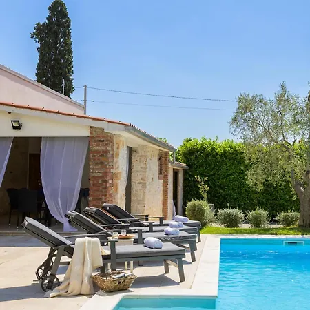 Nona Milka By Istrialux